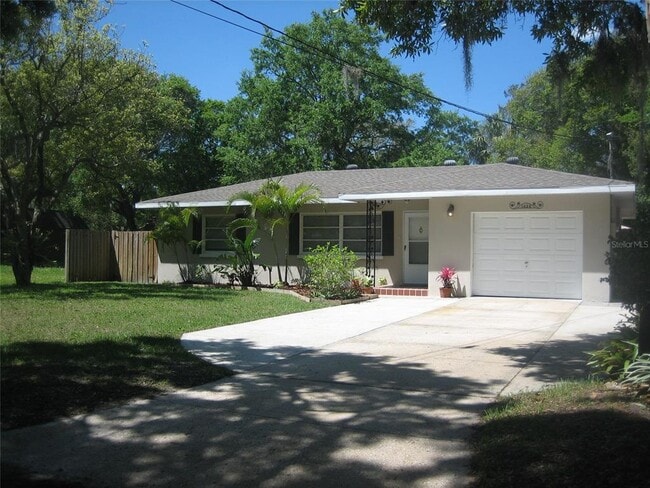 1636 Douglas Ave in Dunedin, FL - Building Photo - Building Photo