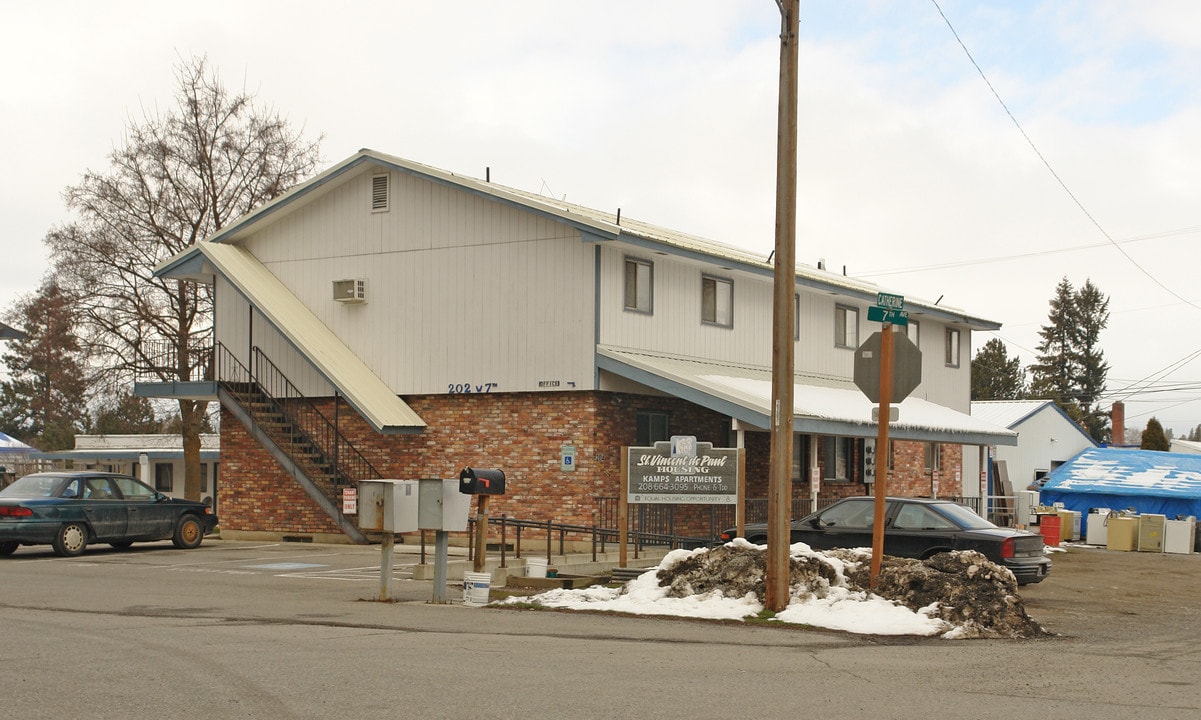 St Vincent de Paul Housing in Post Falls, ID - Foto de edificio