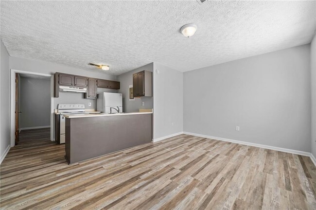 341 W Griffin St in Dallas, GA - Building Photo - Building Photo