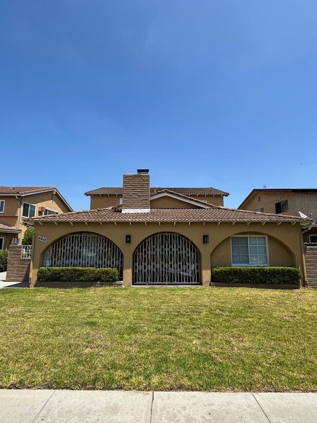 4461 Green Ave