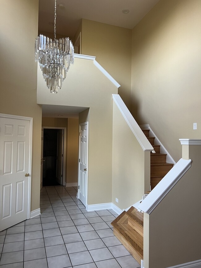 426 Thunder Ridge in Lake In The Hills, IL - Foto de edificio - Building Photo