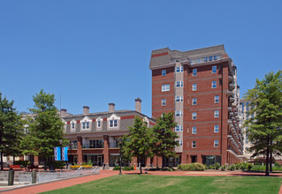 Admiral's Landing in Portsmouth, VA - Building Photo - Building Photo