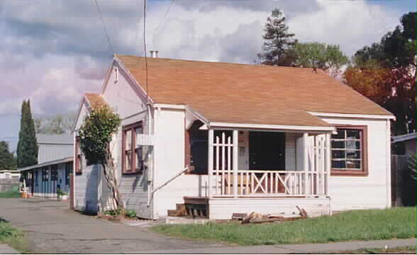 24024 Park St in Hayward, CA - Foto de edificio - Building Photo