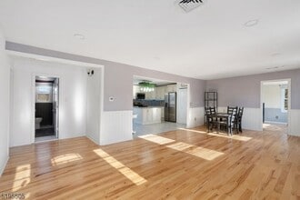 7 Berry Rd, Unit A in Wantage, NJ - Foto de edificio - Building Photo