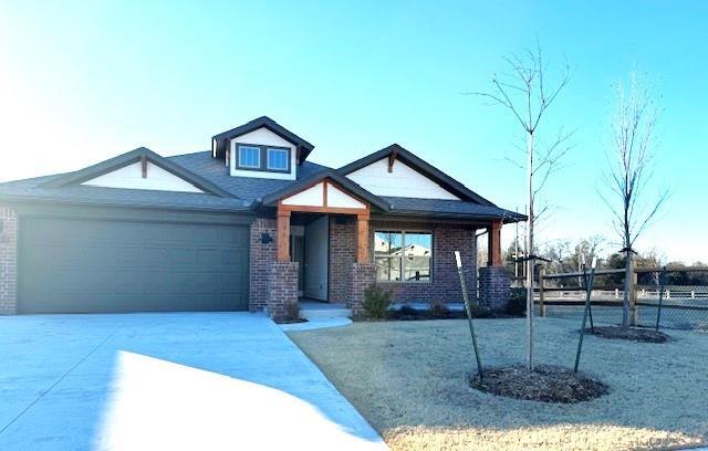 327 Rock Holw Rd in Harrah, OK - Building Photo