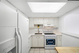 1540 Meridian Ave in Miami Beach, FL - Building Photo - Building Photo