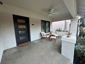 4057 W 7th St in Fort Worth, TX - Foto de edificio - Building Photo