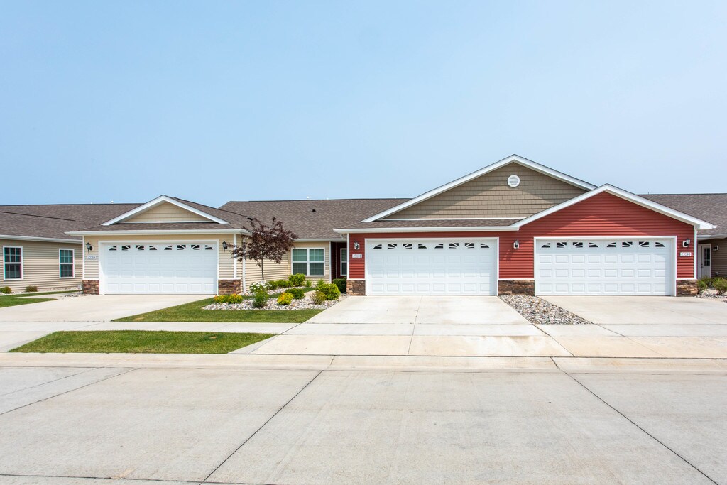 Redwood Apartments in MI