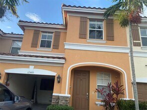12449 Emerald Creek Manor in Davie, FL - Building Photo - Building Photo