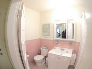 1463 Beacon St, Unit #34 in Brookline, MA - Foto de edificio - Building Photo