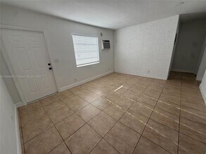 504 NW 7th Ct in Hallandale Beach, FL - Building Photo - Building Photo