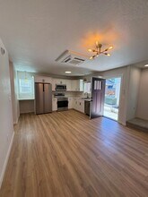 1176 Woodrow Ln in Medford, OR - Building Photo - Building Photo