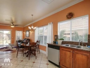 9005 Redwater Dr in Antelope, CA - Foto de edificio - Building Photo