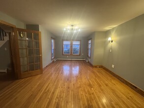 190 N Main St, Unit Apt 2 in Middleboro, MA - Foto de edificio - Building Photo