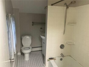 24 Elmhurst Ave in Cranston, RI - Building Photo - Building Photo