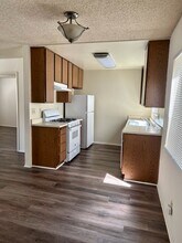 9511 Darby Ave in Northridge, CA - Building Photo - Building Photo