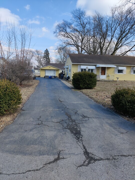 5109 Meadow Ln in Fort Wayne, IN - Building Photo