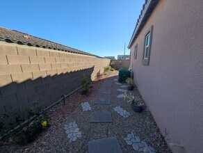 11531 Great Bahama Way in Las Vegas, NV - Building Photo - Building Photo