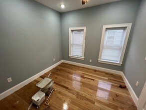 15 Harold St, Unit 3 in Somerville, MA - Foto de edificio - Building Photo