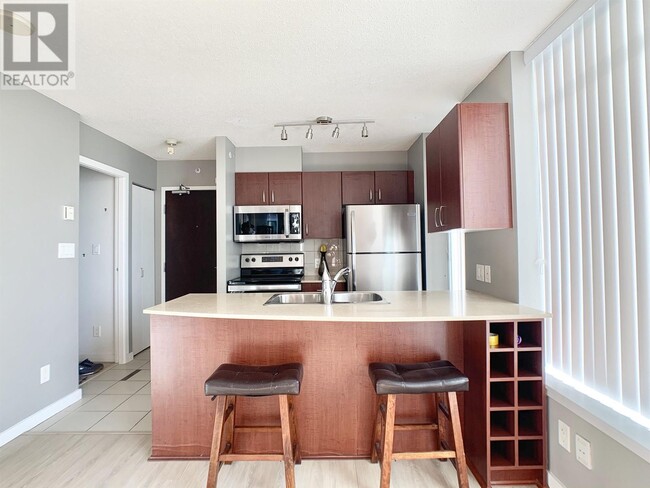 610-1610 Granville St in Vancouver, BC - Building Photo - Building Photo