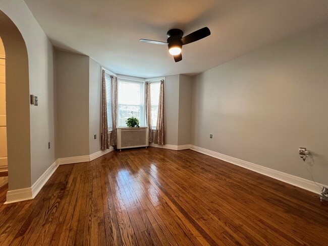 2335 W Barry Ave in Chicago, IL - Building Photo - Building Photo
