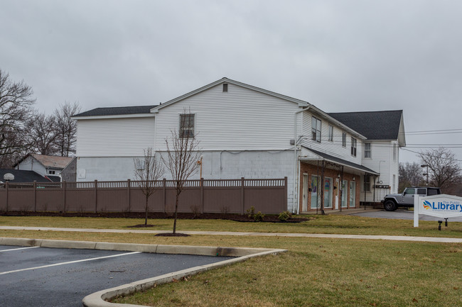 50 Lisbon St in Canfield, OH - Foto de edificio - Building Photo