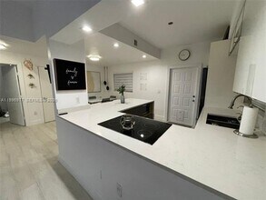 325 NW 19th Ln in Miami, FL - Building Photo - Building Photo