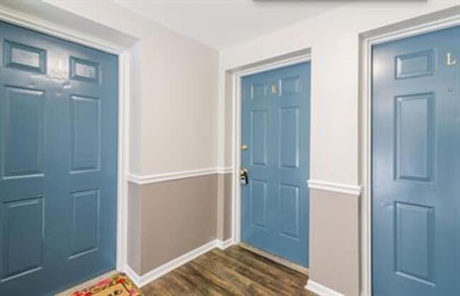 property at 1600 Arlyn Cir