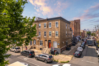 1327 Snyder Ave in Philadelphia, PA - Building Photo - Building Photo