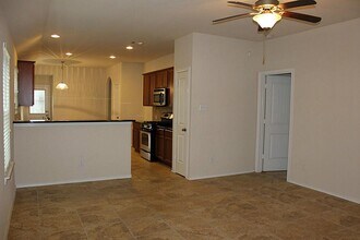 3043 Heather Grove Lane in Dickinson, TX - Building Photo - Building Photo