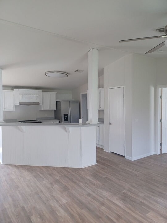 921 Elkport St in West Orange, TX - Building Photo