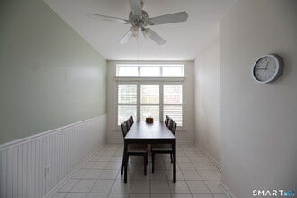 291 Silver Brook Rd in Orange, CT - Building Photo - Building Photo