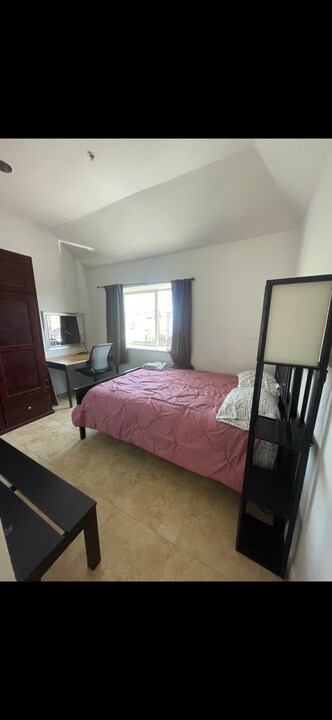 2421 Hunter St, Unit 1 in Los Angeles, CA - Building Photo
