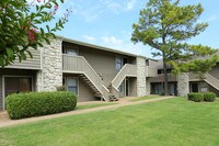 Building - Cobblestone Apartments in Tulsa, Oklahoma