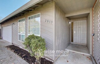 2013 SE Blairmont Dr in Vancouver, WA - Building Photo - Building Photo