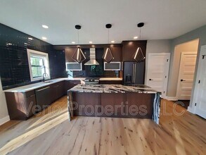 154 Elm St in Saratoga Springs, NY - Building Photo - Building Photo