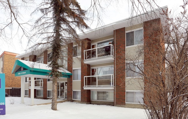 Dickens Apartments in Edmonton, AB - Building Photo - Building Photo