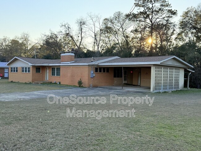 656 S 11th St in Quincy, FL - Building Photo - Building Photo