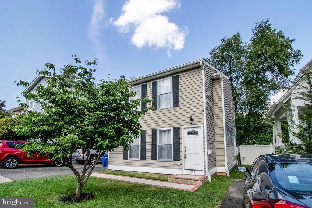 711 N Wakefield St in Arlington, VA - Building Photo