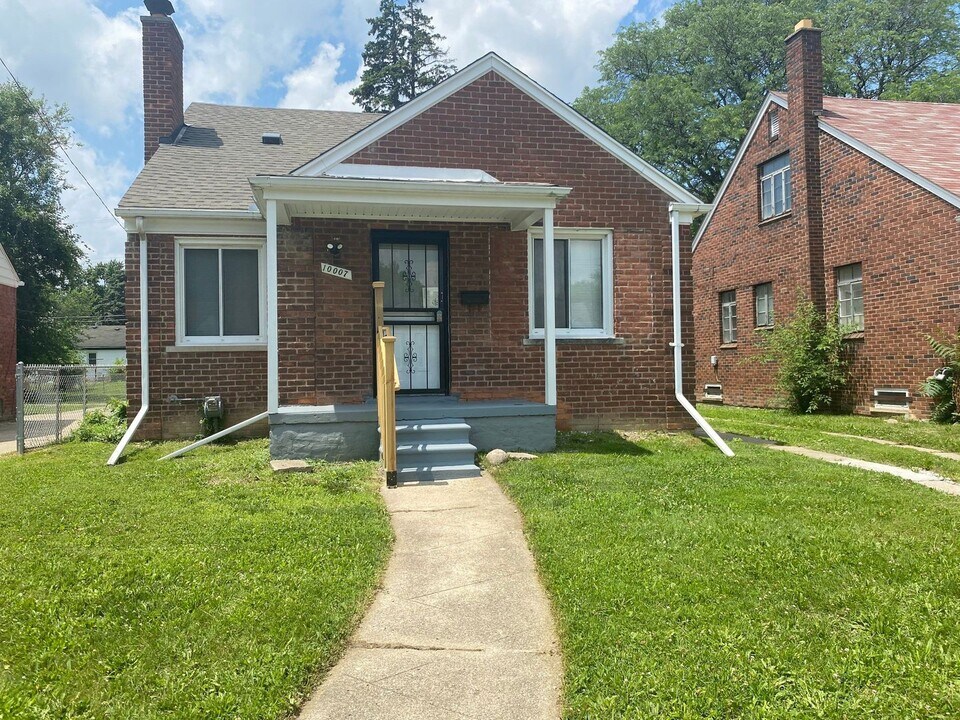 10007 Warwick St in Detroit, MI - Foto de edificio