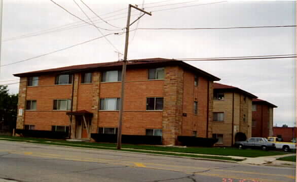 Taft Apartments in Wheaton, IL - Foto de edificio