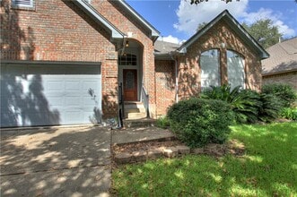 6204 John Chisum Ln in Austin, TX - Building Photo - Building Photo