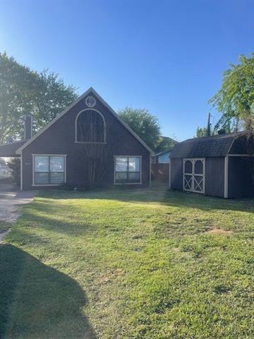 4022 Lands End Ct in Granbury, TX - Building Photo