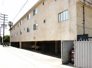 1059 Justin Ave in Glendale, CA - Building Photo - Building Photo