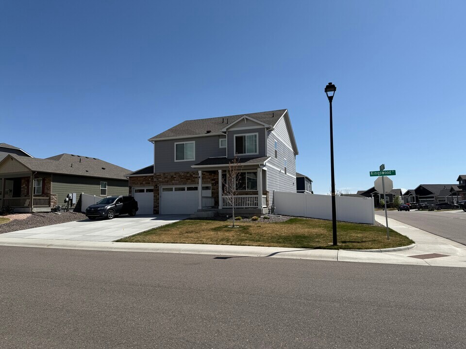 4503 Kingswood Dr in Windsor, CO - Building Photo