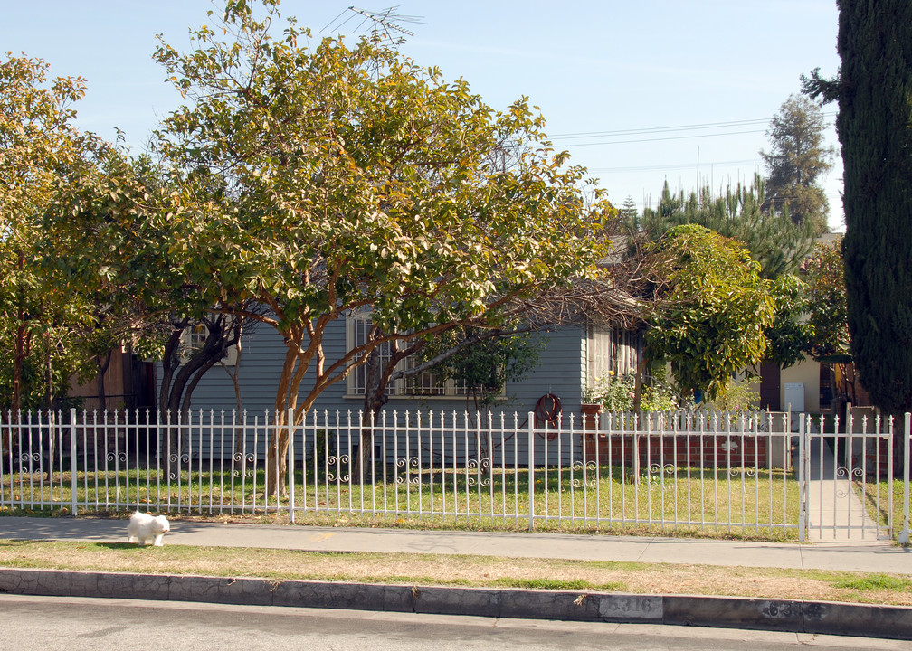 6316 Seville Ave in Huntington Park, CA - Foto de edificio