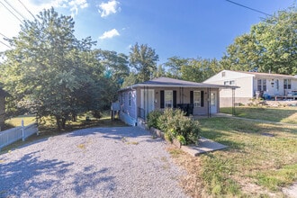 2807 Flora Dr in Columbia, MO - Building Photo - Building Photo