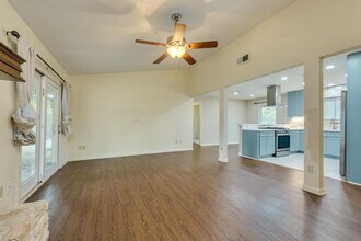 10421 Broken Shoe Trail in Austin, TX - Building Photo - Building Photo