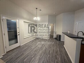 1004 Pikes Peak Dr in Amarillo, TX - Building Photo - Building Photo