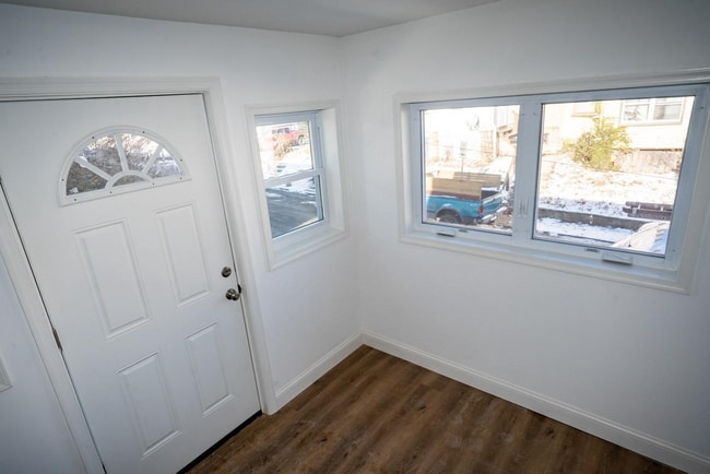 6982 Clinton Rd in Upper Darby, PA - Building Photo - Building Photo
